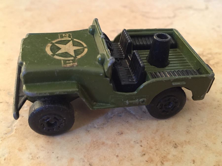 Collectors Car Case With 20 Cars [Photo 18]