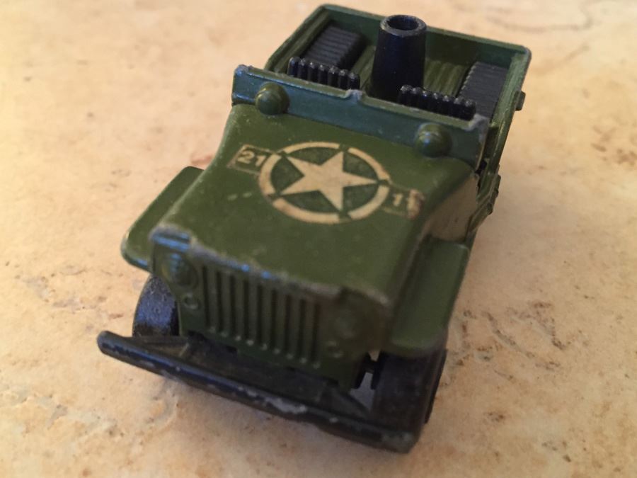 Collectors Car Case With 20 Cars [Photo 17]