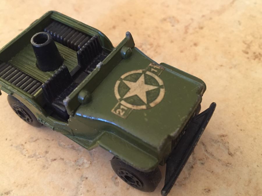 Collectors Car Case With 20 Cars [Photo 16]