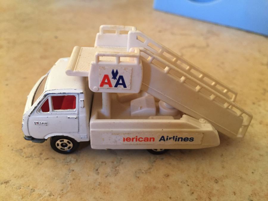 Collectors Car Case With 20 Cars [Photo 4]