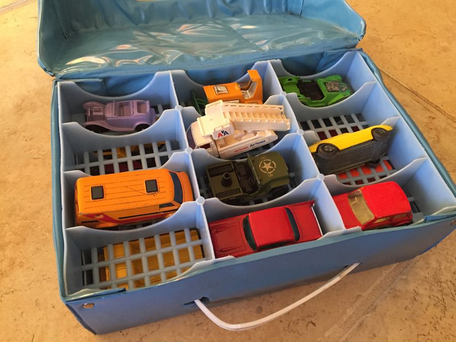 Collectors Car Case With 20 Cars [Photo 2]