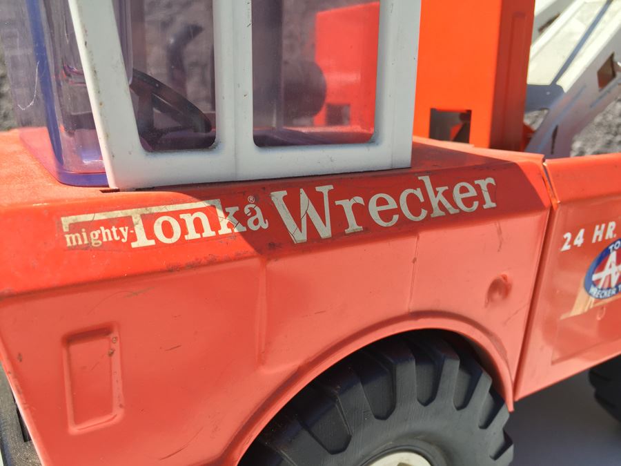 Metal Tonka Wrecker Vintage 1960s Twin Boom Tow Truck [Photo 3]