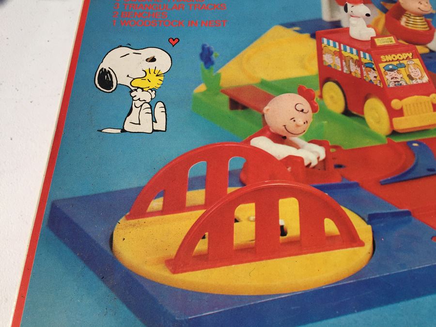 aviva toy company snoopy