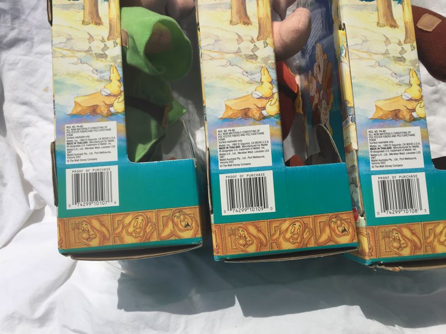 Walt Disney's Snow White And The Seven Dwarfs Dopey, Doc And Sneezy New In Box Mattel 1992 [Photo 3]