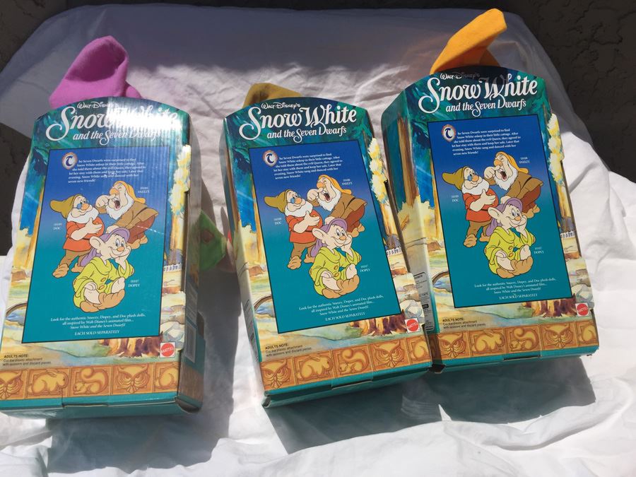 Walt Disney's Snow White And The Seven Dwarfs Dopey, Doc And Sneezy New In Box Mattel 1992 [Photo 2]