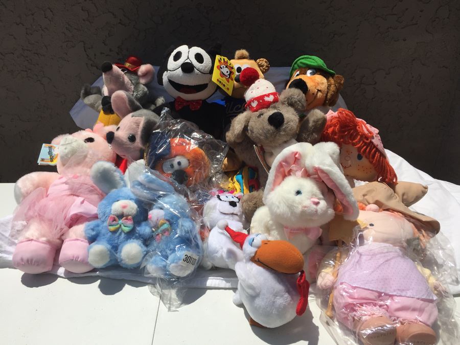 Various Plush Toys [Photo 1]