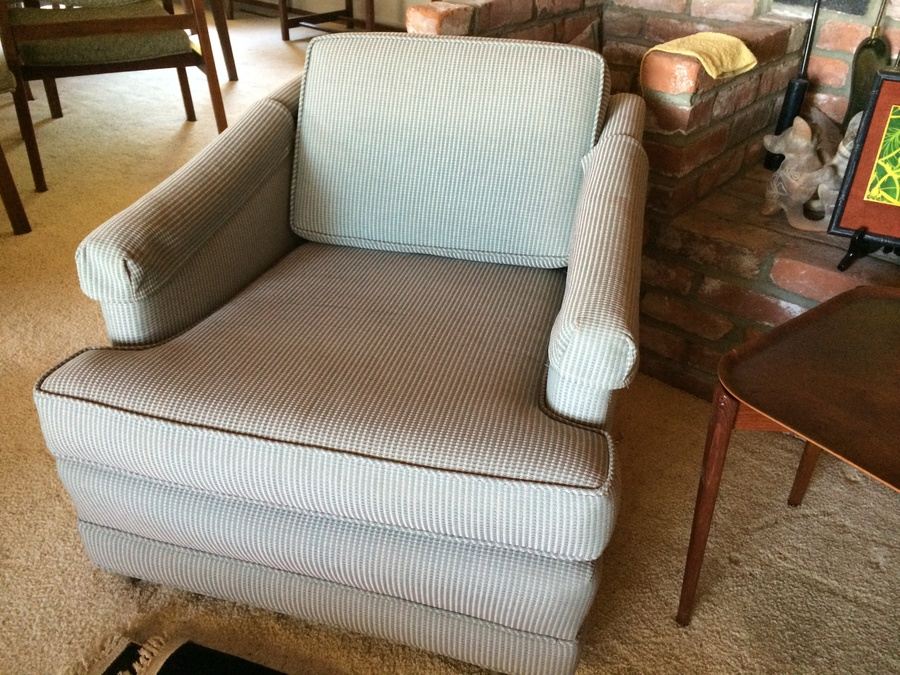 Pair of Upholstered Occasional Chairs [Photo 2]