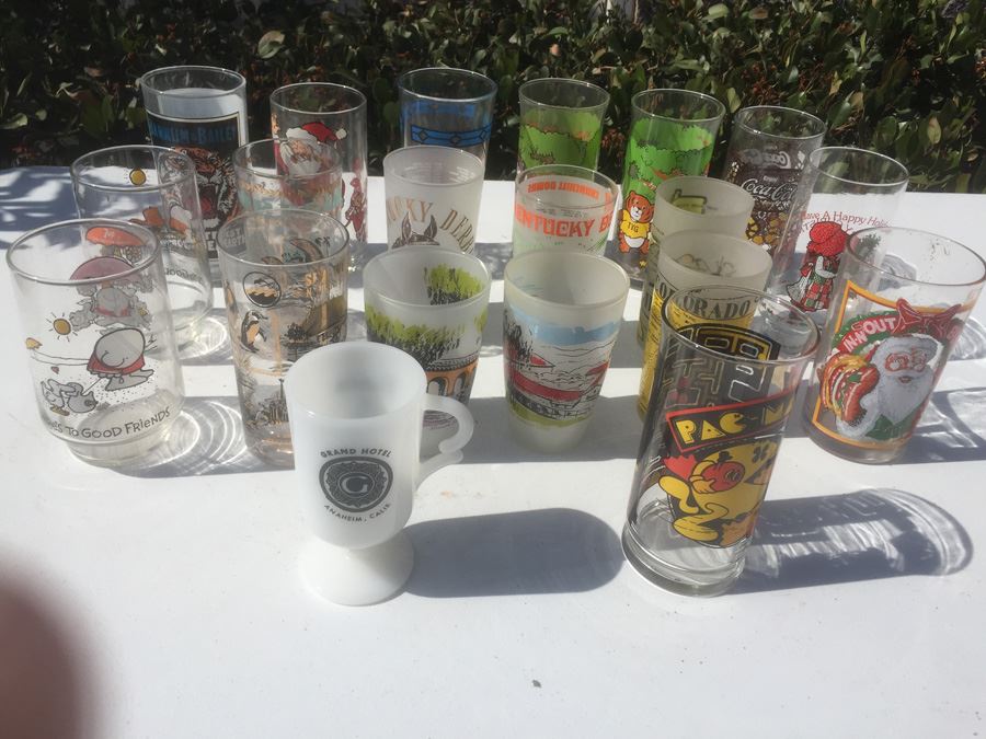 Vintage Glass Lot With Pac Man Glass [Photo 1]