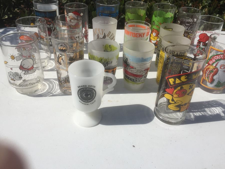 Vintage Glass Lot With Pac Man Glass [Photo 2]