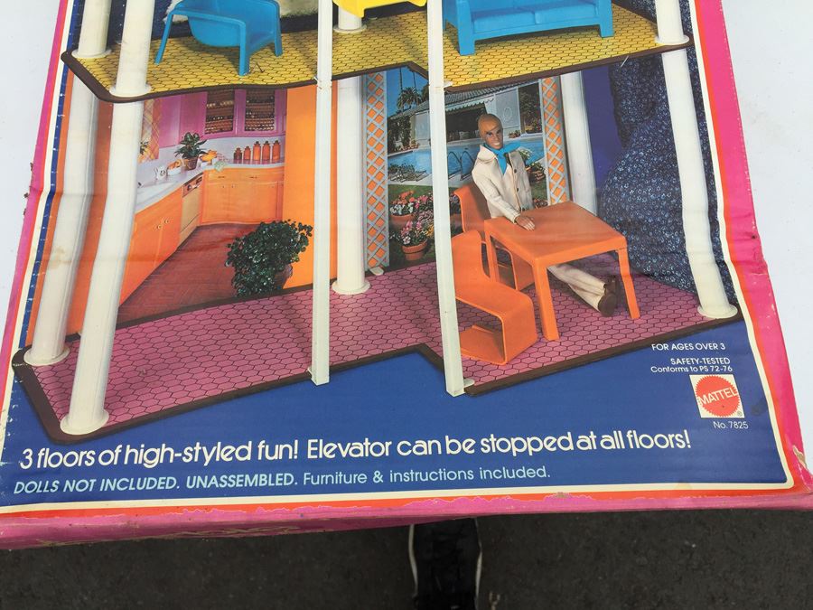 Barbie Townhouse 3 1/2 Feet High Mattel 1977 [Photo 7]