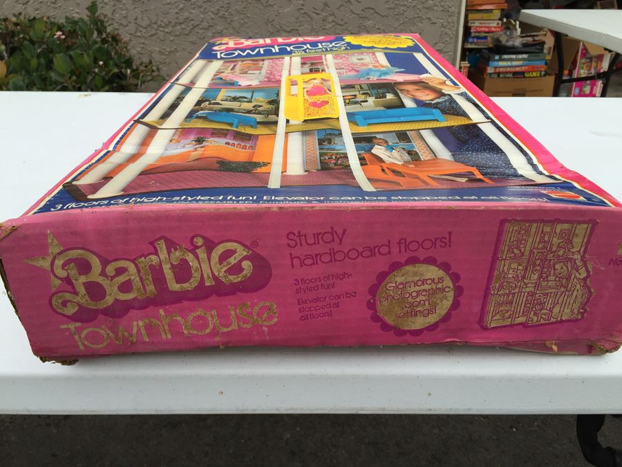 Barbie Townhouse 3 1/2 Feet High Mattel 1977 [Photo 8]