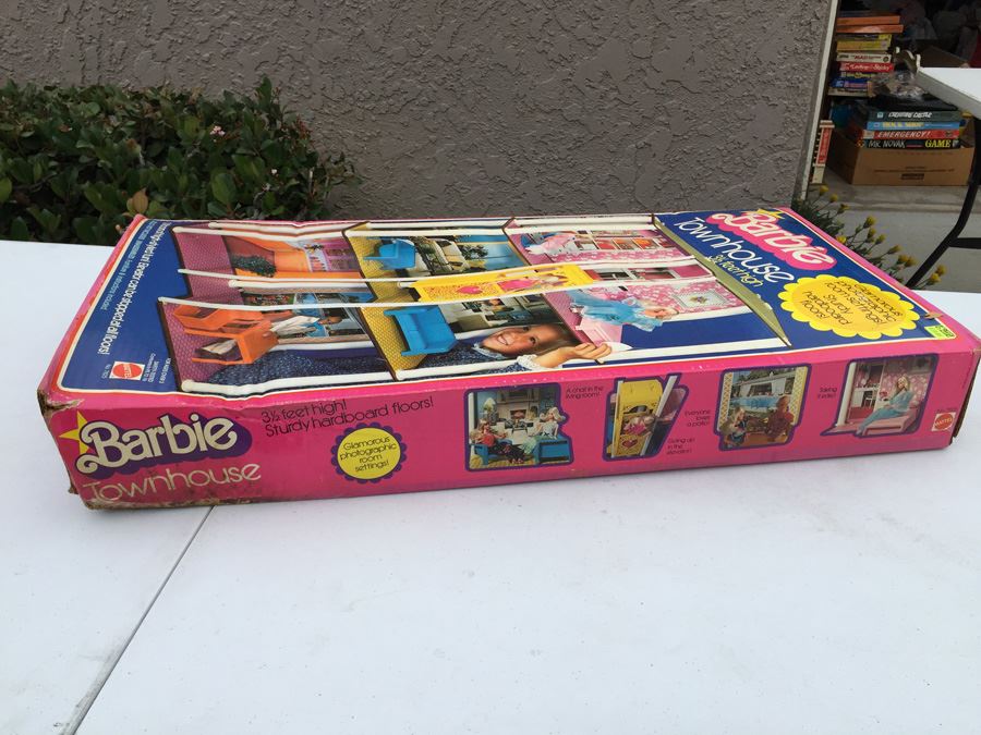 Barbie Townhouse 3 1/2 Feet High Mattel 1977 [Photo 9]