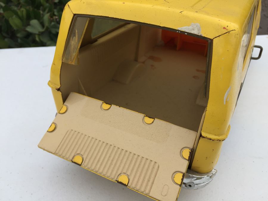 Yellow Pressed Steel Tonka School Bus XR 101 [Photo 9]