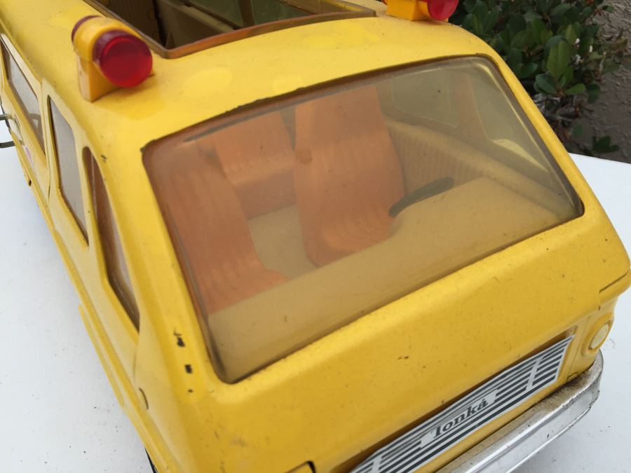 Yellow Pressed Steel Tonka School Bus XR 101 [Photo 5]