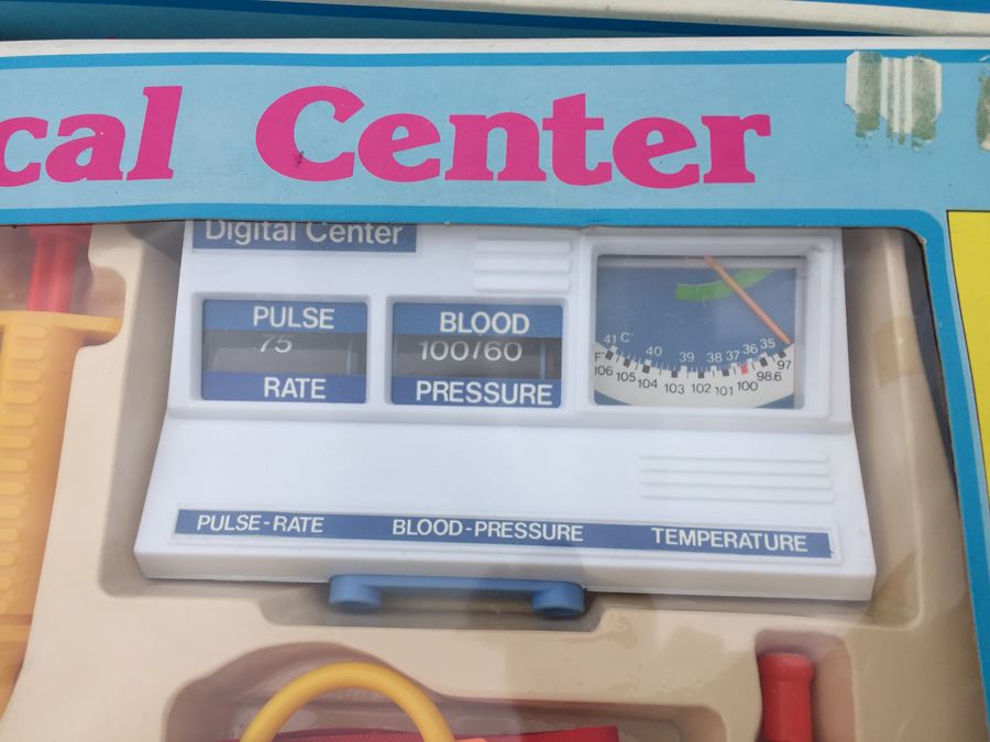 Vintage Kid's Doctors Medical Play Sets [Photo 8]