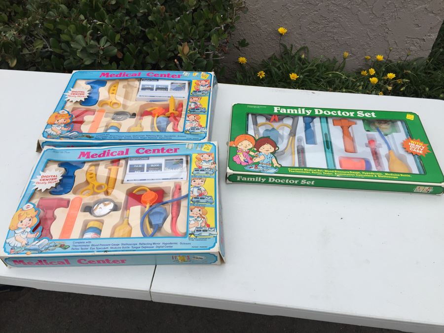 Vintage Kid's Doctors Medical Play Sets [Photo 1]