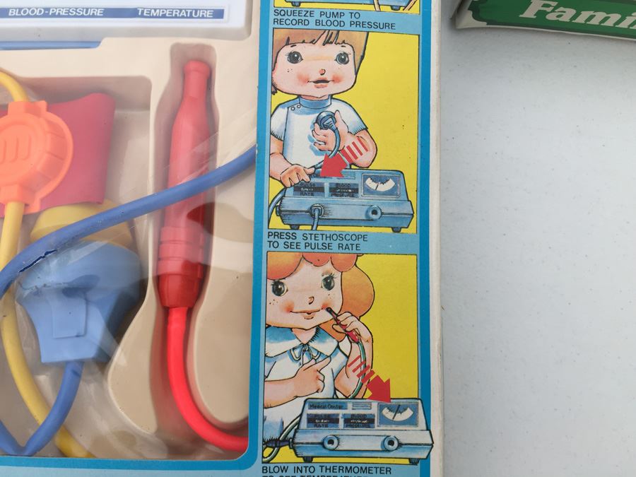 Vintage Kid's Doctors Medical Play Sets [Photo 6]