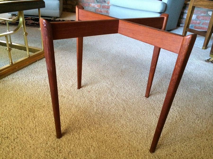 Mid-Century Modern Folding Tray End Table [Photo 4]