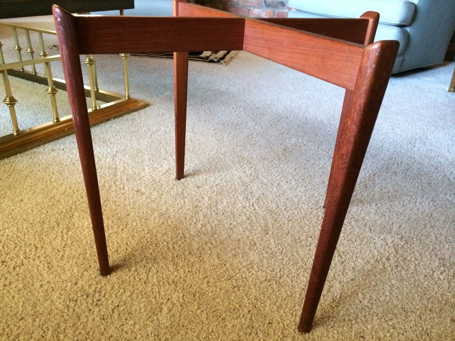 Mid-Century Modern Folding Tray End Table [Photo 5]