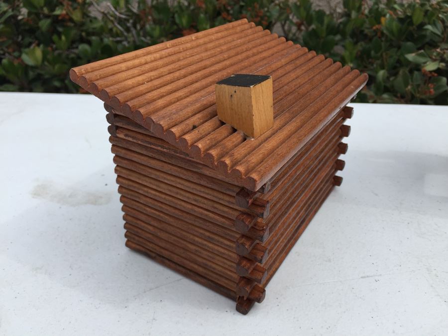 Wooden Blacksmith And Oil Rig Models [Photo 3]