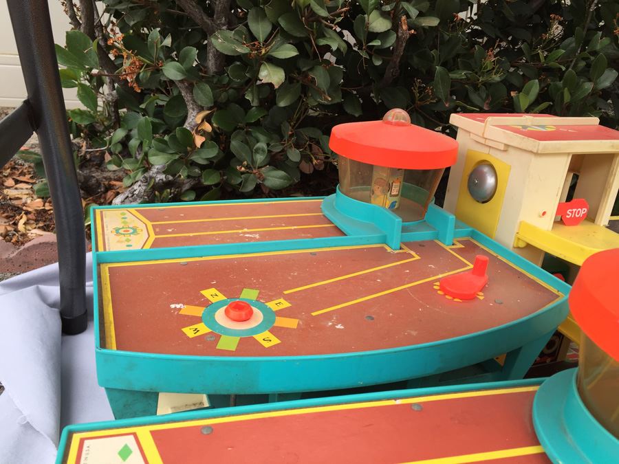 MEGA Vintage Fisher Price Play Sets Including McDonalds, Airport, Farm And Tons More [Photo 83]