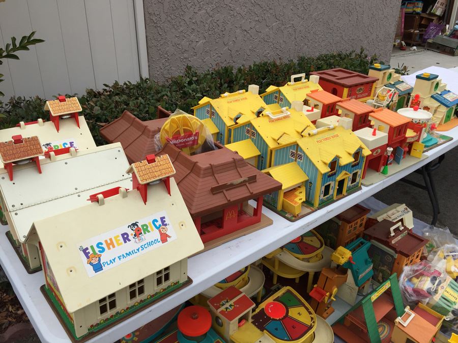MEGA Vintage Fisher Price Play Sets Including McDonalds, Airport, Farm And Tons More [Photo 3]