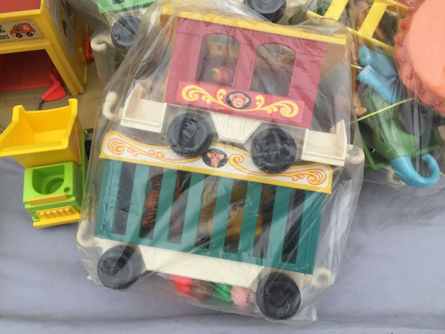 MEGA Vintage Fisher Price Play Sets Including McDonalds, Airport, Farm And Tons More [Photo 50]