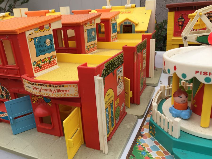 MEGA Vintage Fisher Price Play Sets Including McDonalds, Airport, Farm And Tons More [Photo 29]