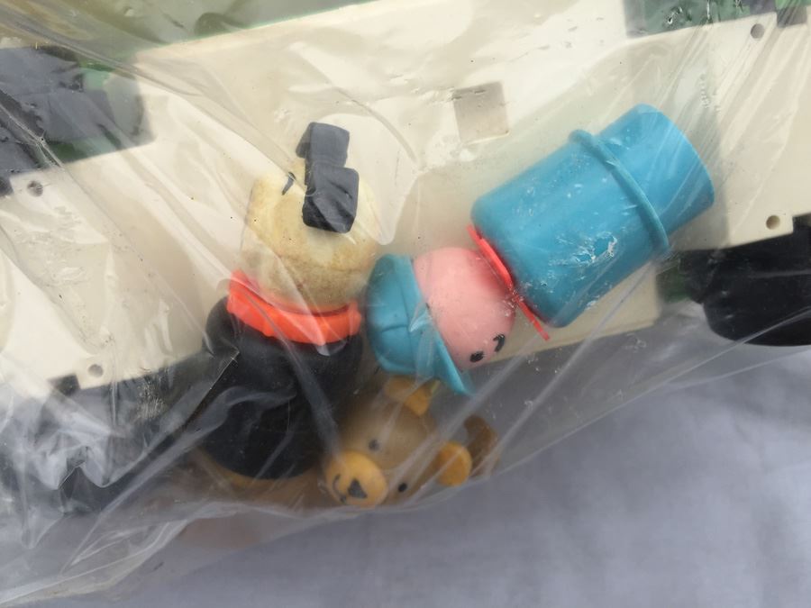 MEGA Vintage Fisher Price Play Sets Including McDonalds, Airport, Farm And Tons More [Photo 53]