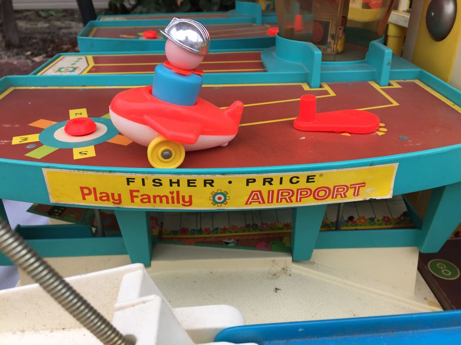 MEGA Vintage Fisher Price Play Sets Including McDonalds, Airport, Farm And Tons More [Photo 81]