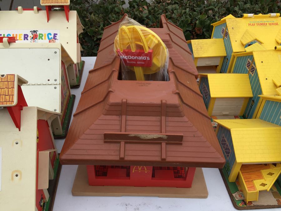 MEGA Vintage Fisher Price Play Sets Including McDonalds, Airport, Farm And Tons More [Photo 12]