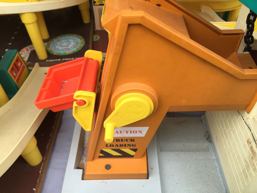 MEGA Vintage Fisher Price Play Sets Including McDonalds, Airport, Farm And Tons More [Photo 64]