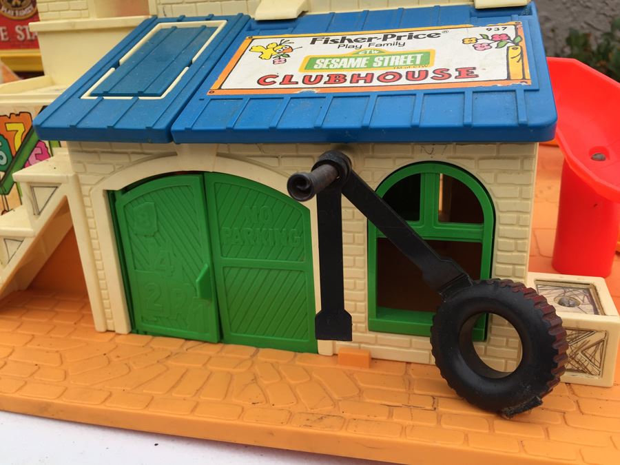 MEGA Vintage Fisher Price Play Sets Including McDonalds, Airport, Farm And Tons More [Photo 36]