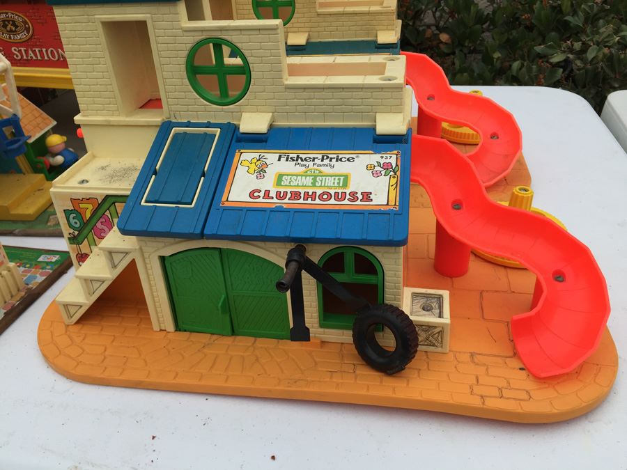 MEGA Vintage Fisher Price Play Sets Including McDonalds, Airport, Farm And Tons More [Photo 34]