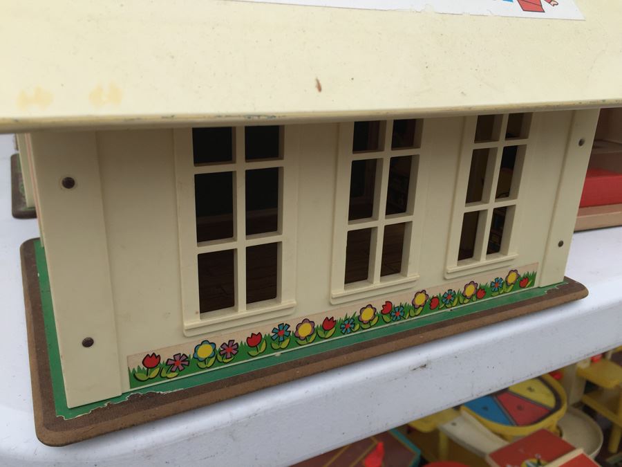 MEGA Vintage Fisher Price Play Sets Including McDonalds, Airport, Farm And Tons More [Photo 6]