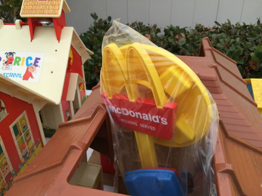 MEGA Vintage Fisher Price Play Sets Including McDonalds, Airport, Farm And Tons More [Photo 15]