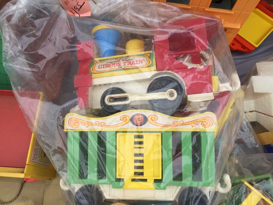 MEGA Vintage Fisher Price Play Sets Including McDonalds, Airport, Farm And Tons More [Photo 47]