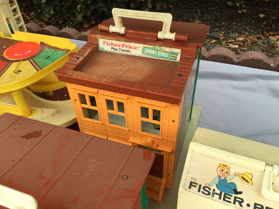 MEGA Vintage Fisher Price Play Sets Including McDonalds, Airport, Farm And Tons More [Photo 46]