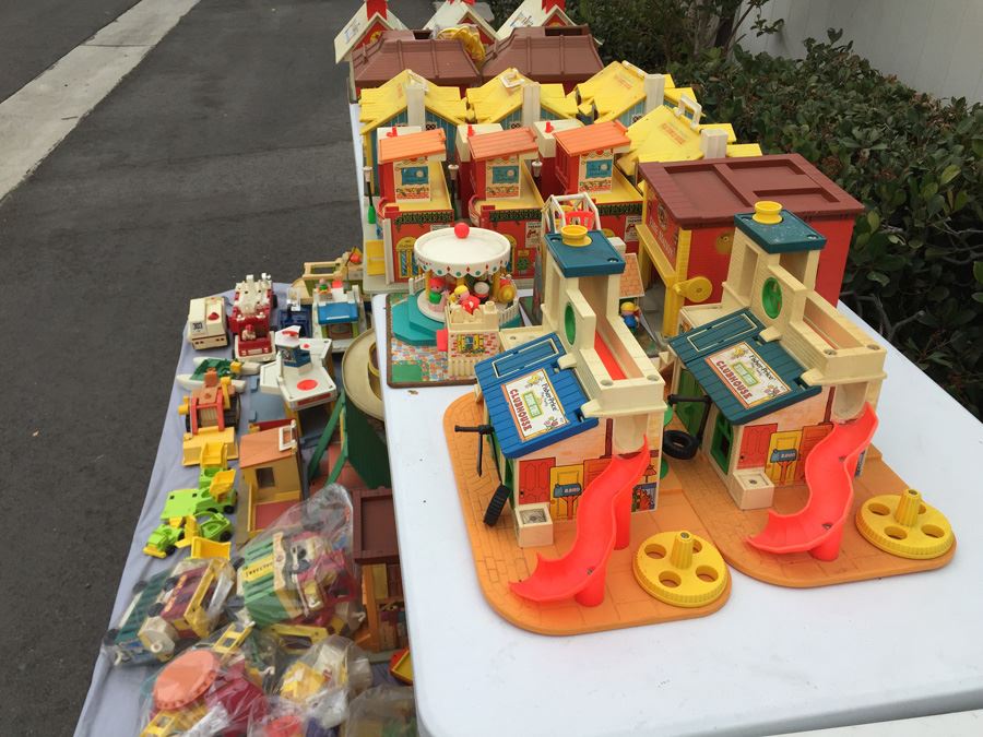 MEGA Vintage Fisher Price Play Sets Including McDonalds, Airport, Farm And Tons More [Photo 41]