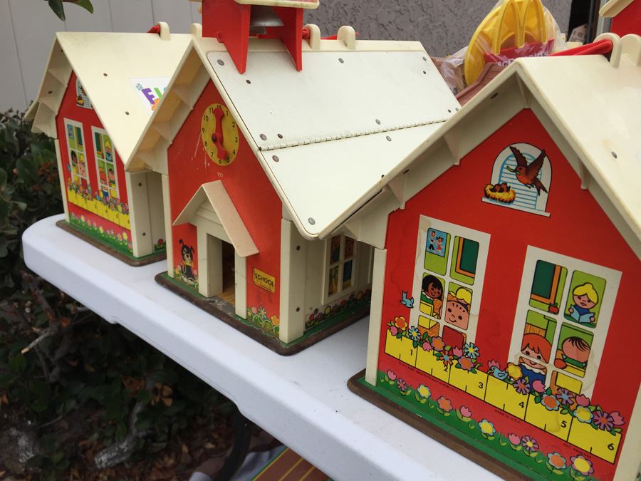 MEGA Vintage Fisher Price Play Sets Including McDonalds, Airport, Farm And Tons More [Photo 7]