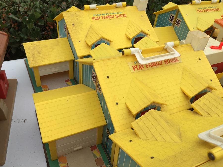 MEGA Vintage Fisher Price Play Sets Including McDonalds, Airport, Farm And Tons More [Photo 24]