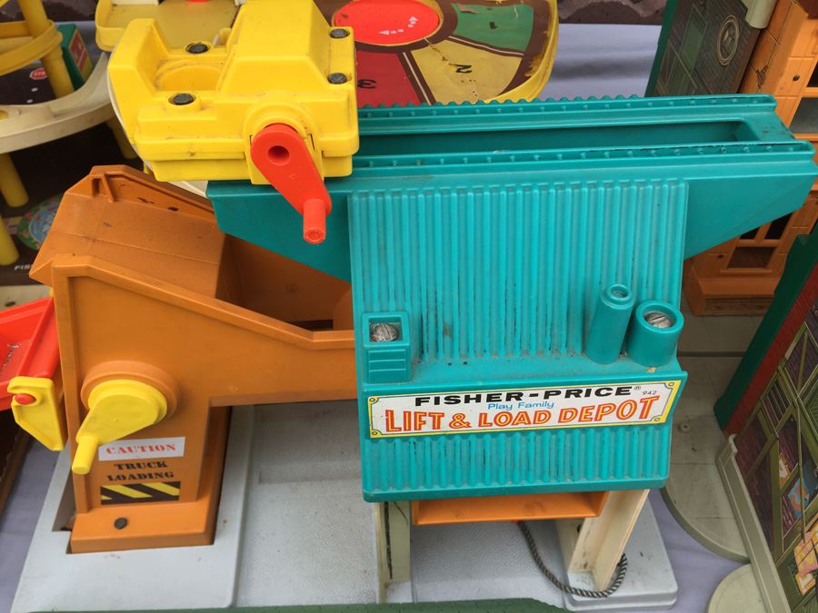 MEGA Vintage Fisher Price Play Sets Including McDonalds, Airport, Farm And Tons More [Photo 63]