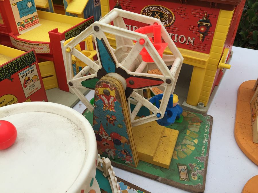 MEGA Vintage Fisher Price Play Sets Including McDonalds, Airport, Farm And Tons More [Photo 31]