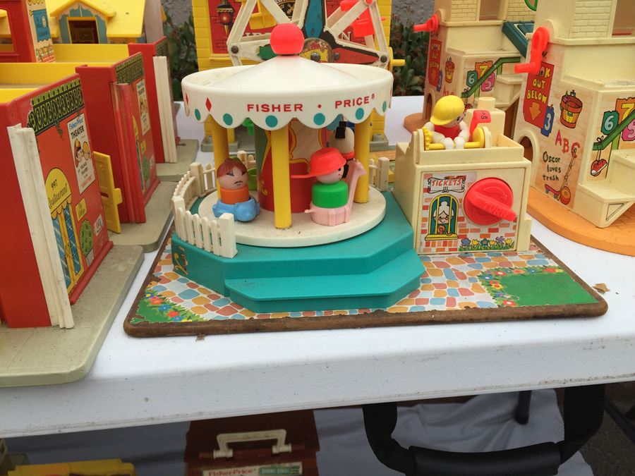 MEGA Vintage Fisher Price Play Sets Including McDonalds, Airport, Farm And Tons More [Photo 28]