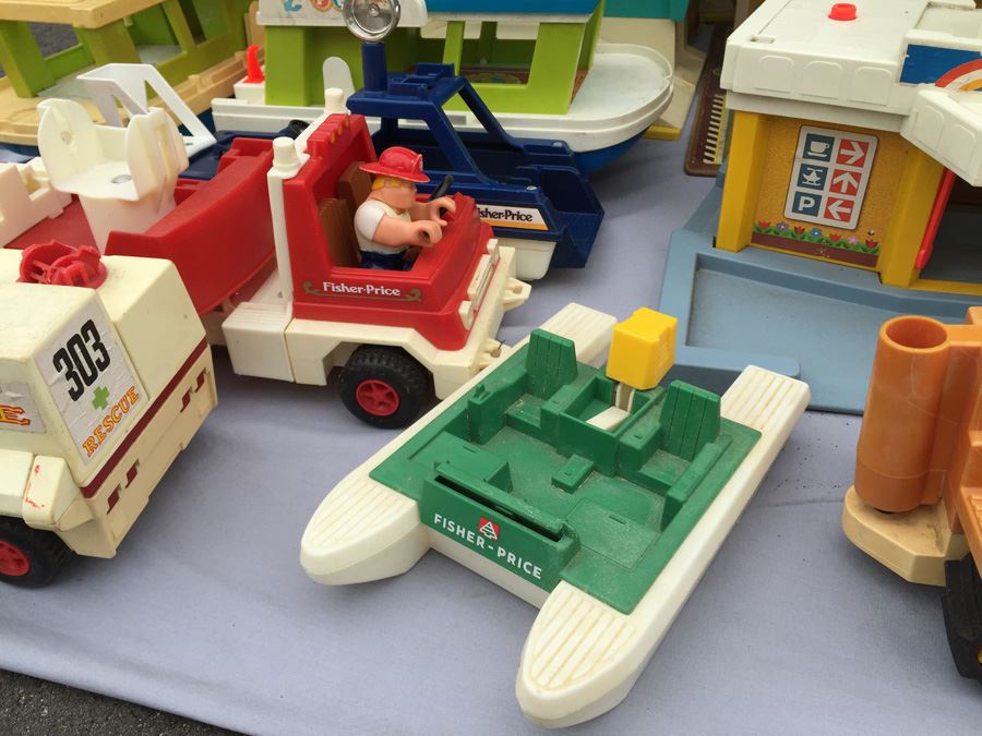 MEGA Vintage Fisher Price Play Sets Including McDonalds, Airport, Farm And Tons More [Photo 72]