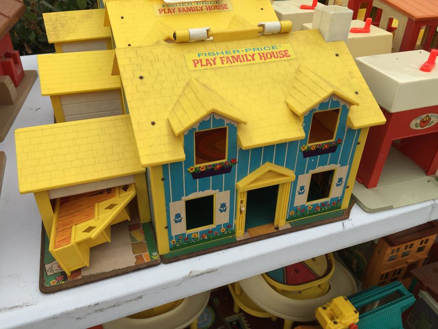 MEGA Vintage Fisher Price Play Sets Including McDonalds, Airport, Farm And Tons More [Photo 23]