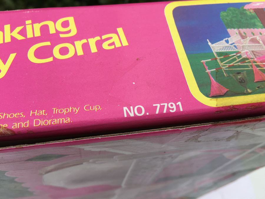 Barbie Blinking Beauty Corral ARCO Mattel New In Box  [Photo 7]