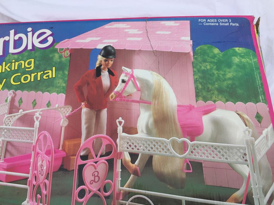 Barbie Blinking Beauty Corral ARCO Mattel New In Box  [Photo 3]