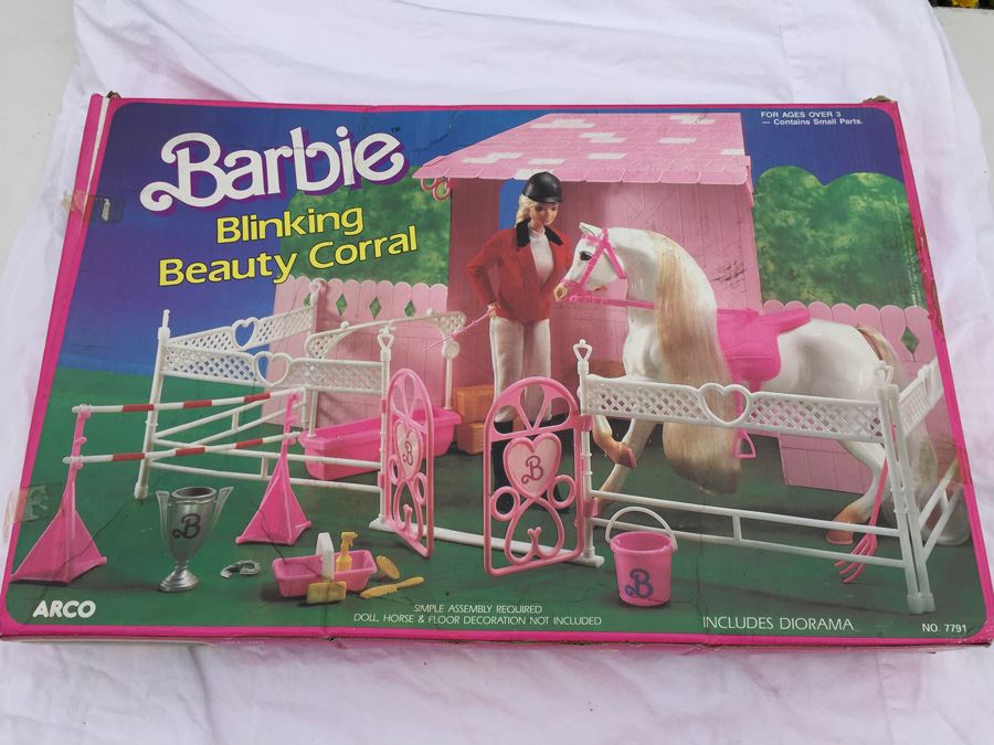 Barbie Blinking Beauty Corral ARCO Mattel New In Box  [Photo 6]