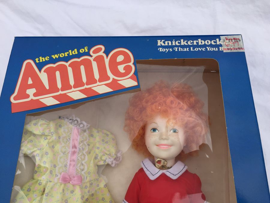 Movie Star Annie Doll With Party Dress And Shoes New In Box Knickerbocker Vintage 1982 [Photo 2]